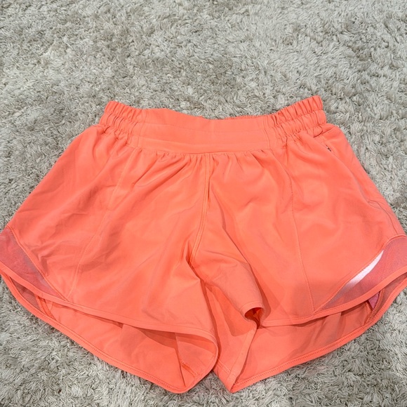 Lululemon Hotty Hot Shorts - Picture 1 of 3